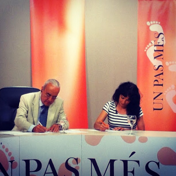 Roser Amills tertulia a 25tv, amb toni guerrero