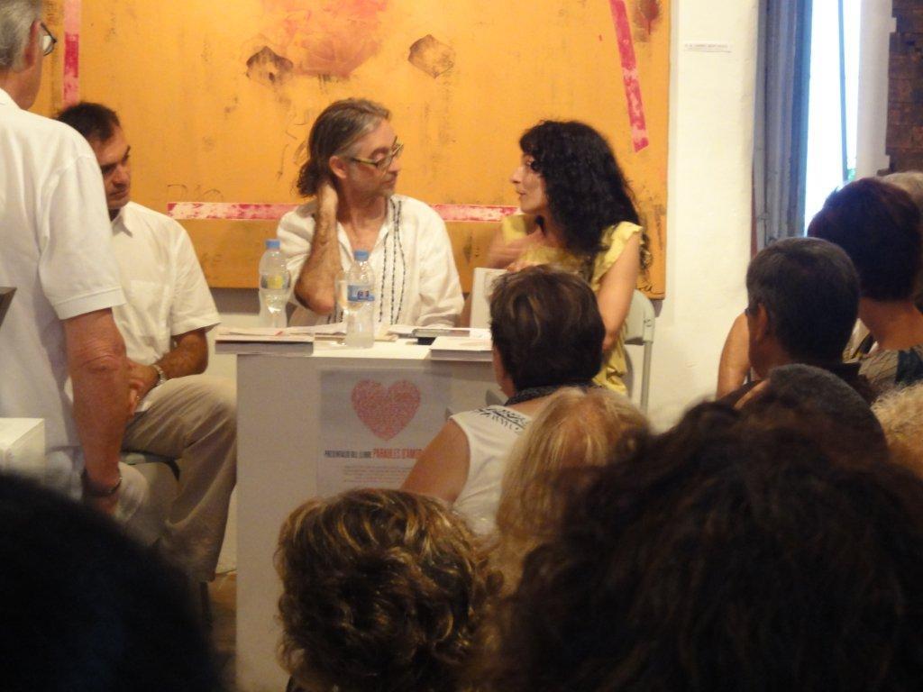 Victor Amela y Roser Amills presentacion de paraules d'amor cadaques