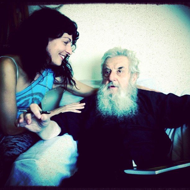 roser amills con el gran Jesus Lizano en su casa