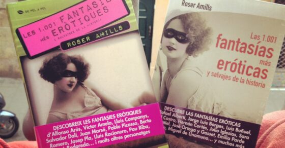 Les edicions en català i en castellà del llibre de les 1.001 fantasies de Roser Amills, sobre un coixí vermell al costat d'una finestra