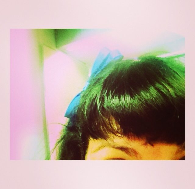 Foto Pelo Tenido De Verde Y Lazo Roser Amills