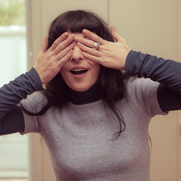 Roser Amills Ojos Tapados Retrato De Irene Serrat