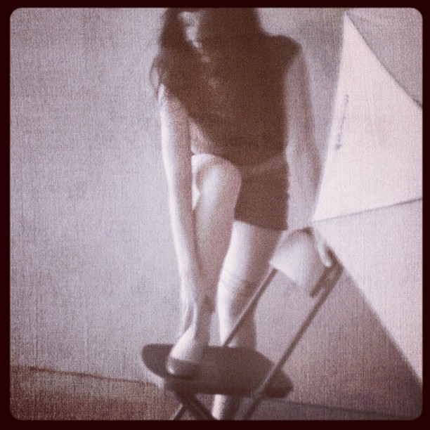 Roser Amills sesion de fotos pinup con siqui sanchez