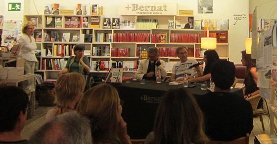 Belisario Vázquez hace una crónica de la presentación del libro de Roser Amills en la librería +Bernat
