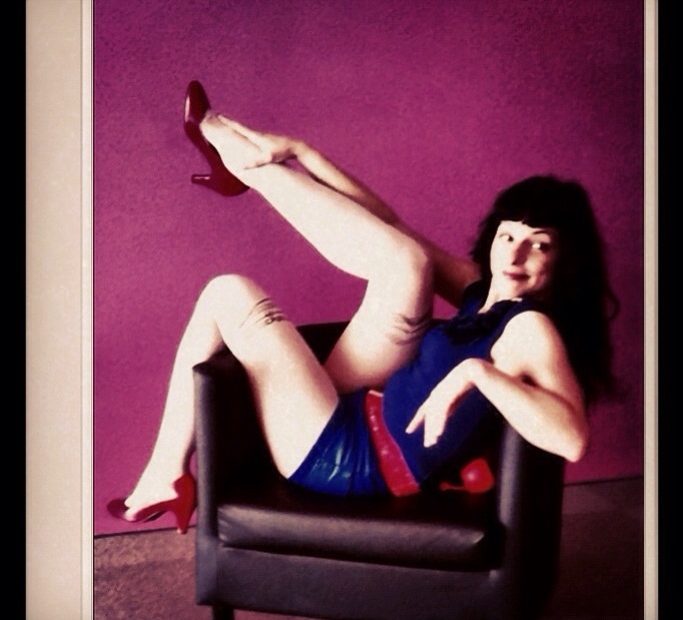 Roser Amills Pinup Fotografia De Siqui Sanchez