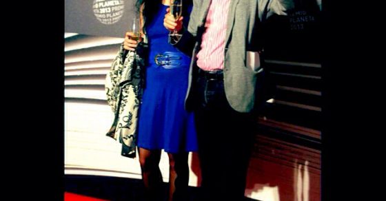 Victor Amela Y Roser Amills Posan En El Photocall Del Premio Planeta 2013