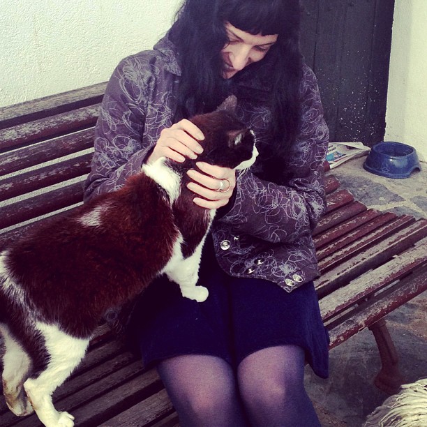 roser amills gato en cadaques