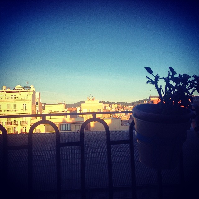 Amanecer Mercat De L Abaceria De Gracia Vista Desde El Balcon