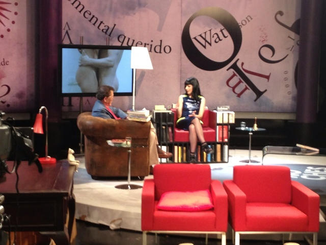 Fernando Sánchez Dragó entrevista a Roser Amills en Negro sobre blanco