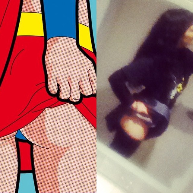 Ilustración de Superwoman en un baño público