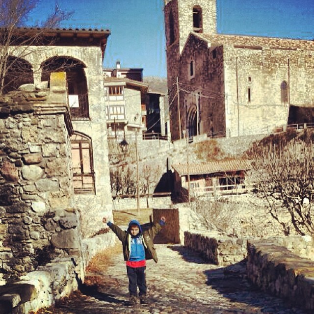 Juan, hijo pequeño de roser amills, a baga