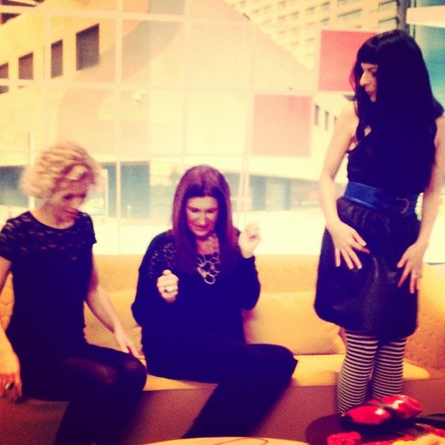 Roser Amills a Vespre a La 2 amb Mabel Marti