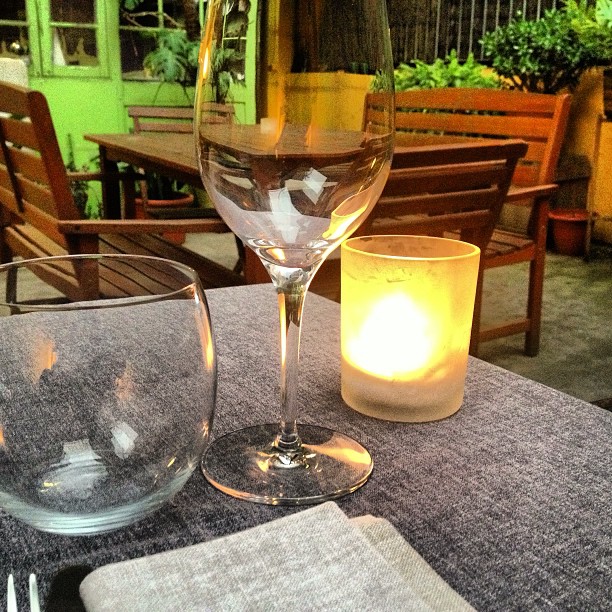 A Punto De Cenar Y Vela