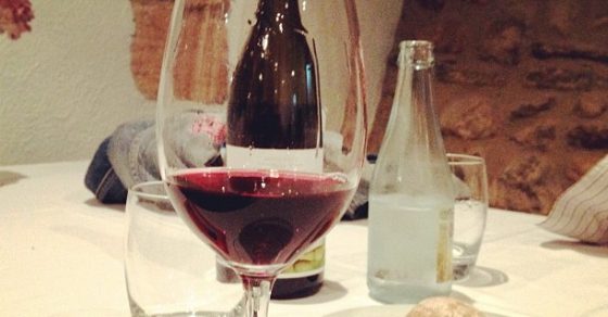 Cena Frugal Judias Verdes Hervidas Y Vino Tinto Para Roser Amills Y Victor Amela