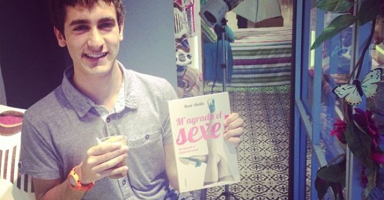 El meu primer visitant a l'aparador de @lamallorquina és... @manelferrer !!!! #magradaelsexe #magradalamallorquina #megustaelsexo #megustalamallorquina 1 roser amills firma libros escaparate de la mallorquina