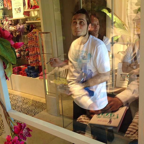 roser amills firma libros escaparate de la mallorquina