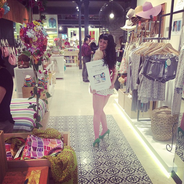 roser amills firma libros escaparate de la mallorquina