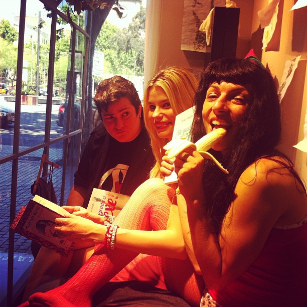 roser amills firma libros escaparate de la mallorquina