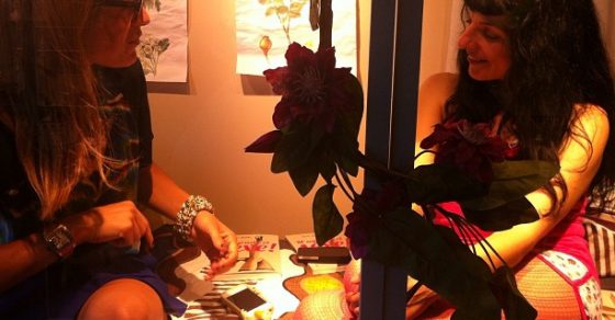 Me he pasado un día entero recibiendo a las visitas en pijama ;)) #megustaelsexo #megustalamallorquina #magradaelsexe #magradalamallorquina 1 roser amills firma libros escaparate de la mallorquina