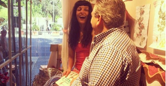 Roser Amills Firma Libros Performance Escaparate De La Mallorquina