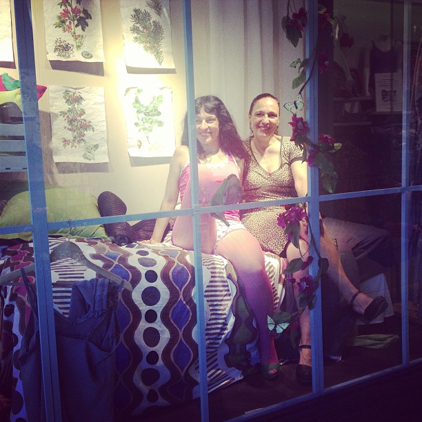 Roser Amills pinup escaparate de la mallorquina