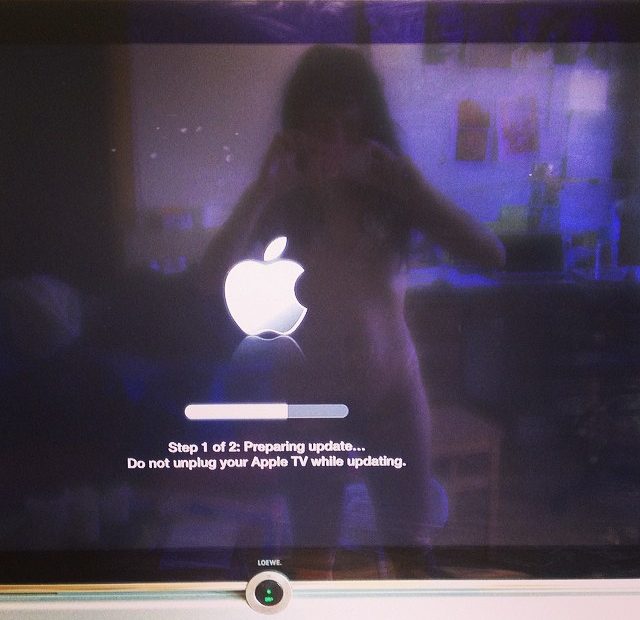 reflejo de roser amills desnuda