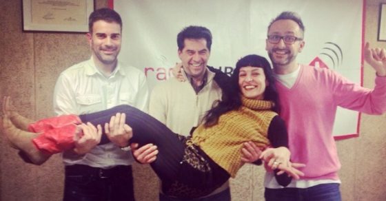 Roser Amills Con Equipo De Los Murphys En Radio Rubi