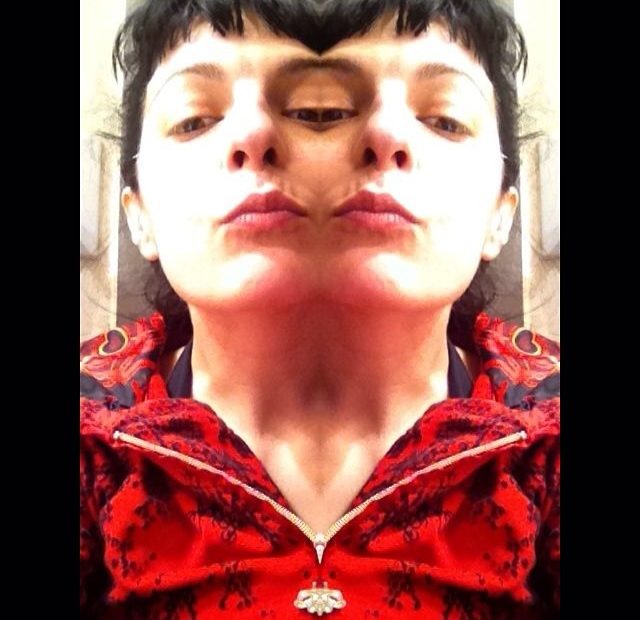 Roser Amills Divertida Cabeza Doble