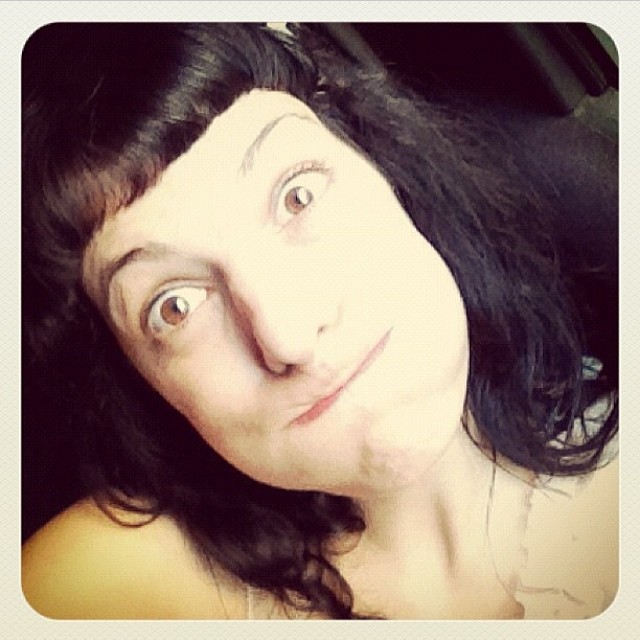 roser amills mueca divertida ojos abiertos como platos