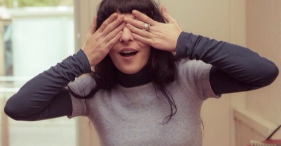 Roser Amills Se Tapa Los Ojos Foto De Irene Serrat En El Pepa Tomate