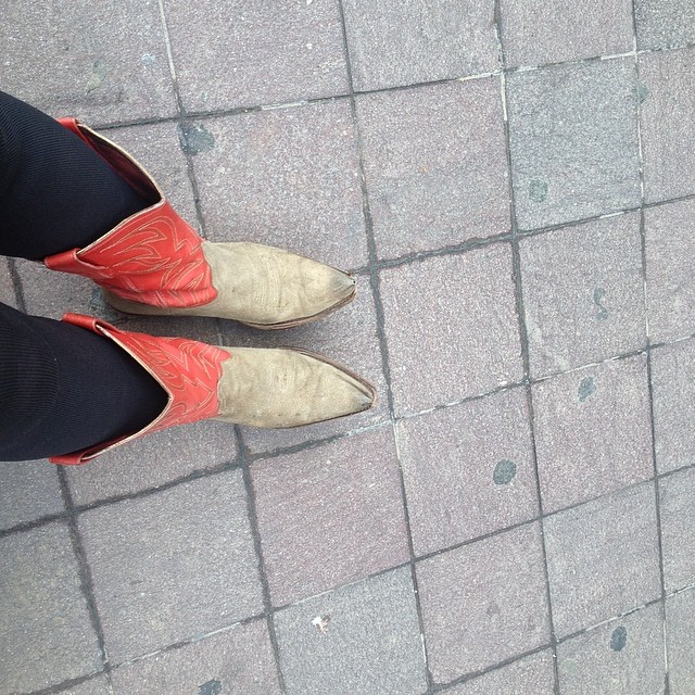 Las botas rojas me protegen del gris ;))