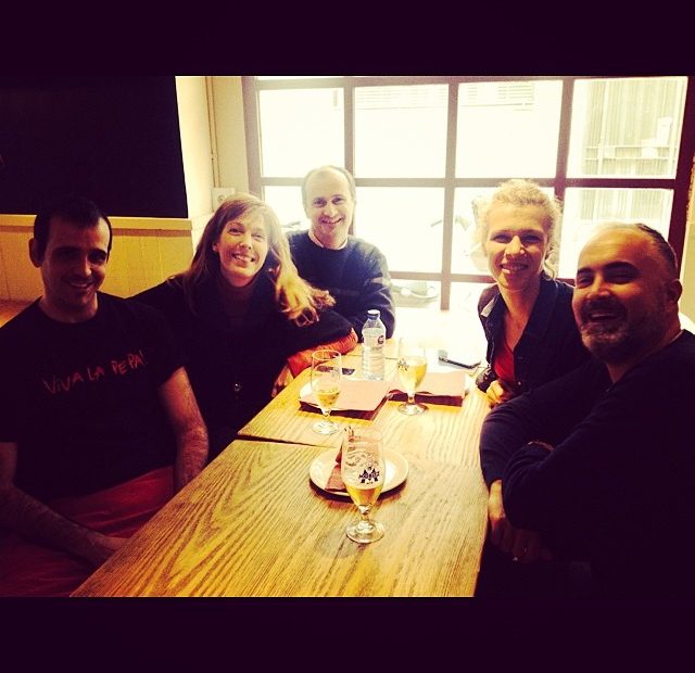 Reunion de jueves de Roser Amills en el Pepa Tomate con Mabel Marti, Carme Gasull i Óscar More