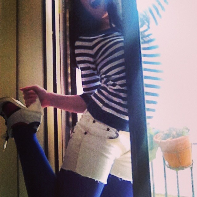 Roser Amills camiseta de rayas