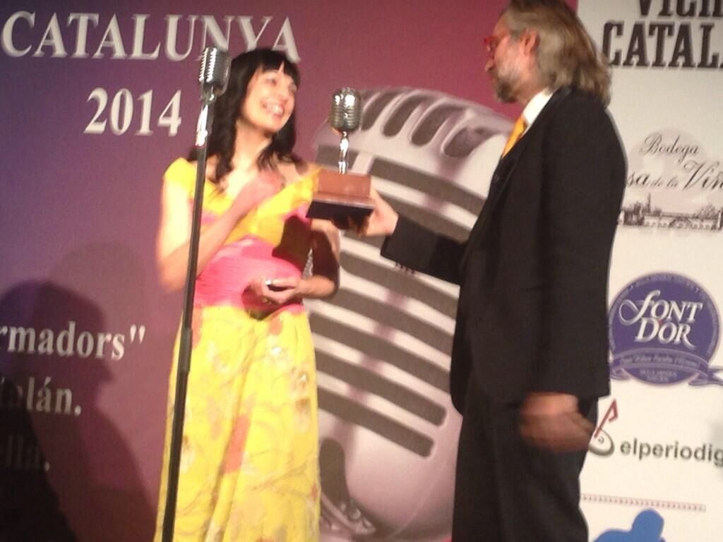 Roser Amills Y Victor Amela Gala Microfono De Plata Informadores 2014 Apei Vichy Catalan 2