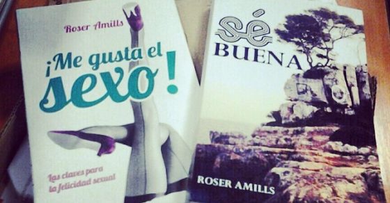A @Jotaemesan y @monicatege7 les acaban de llegar #megustaelsexo y #sébuena Grandes lectores!!! - Roser Amills, escritora mallorquina