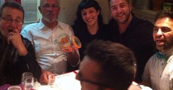 Una cena de magia y alegría con Gabriel J Martín #sebuena y los pingüinos en @pepatomate !!! 1 cena roser amills gabriel j martin