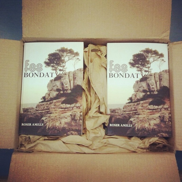 Novela Sé buena de Roser Amills en la libreria Serret