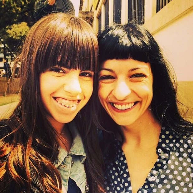 Roser Amills y Carla, de 12 años, sonrientes en un selfie