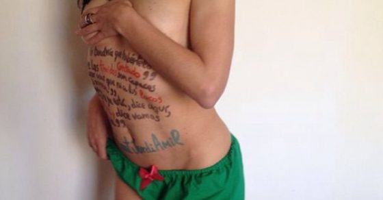 Si no hay libro, no hay cama #santjordiamil #sébuena 7 Roser Amills desnuda cuerpo escrito