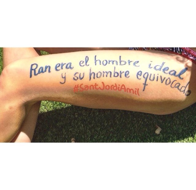 Roser Amills desnuda piel escrita