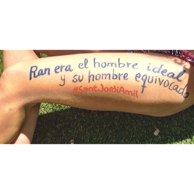 Roser Amills desnuda piel escrita