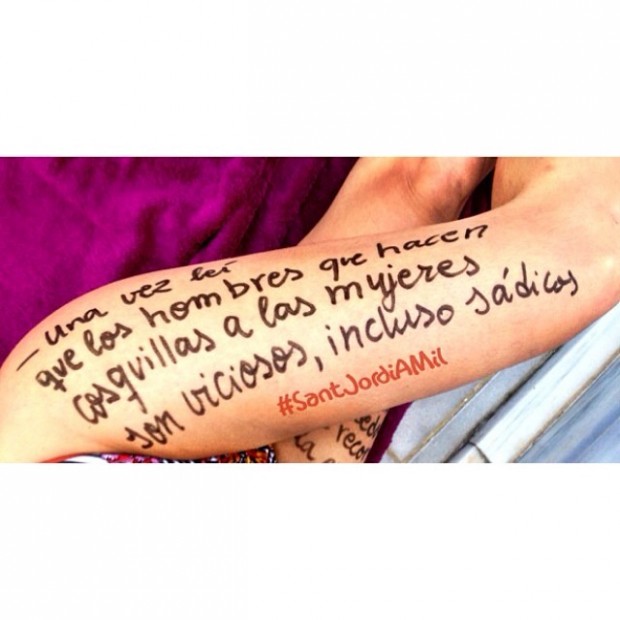 Roser Amills desnuda piel escrita