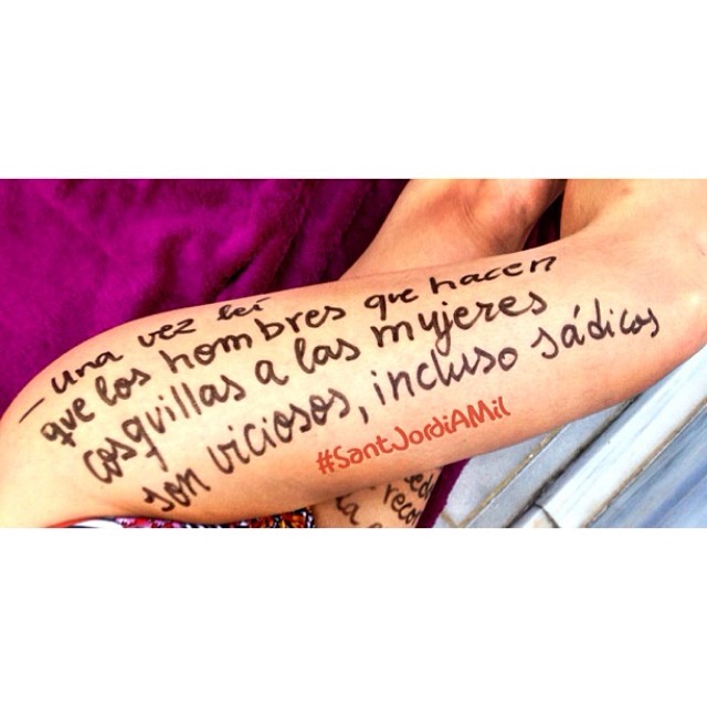 Roser Amills desnuda piel escrita