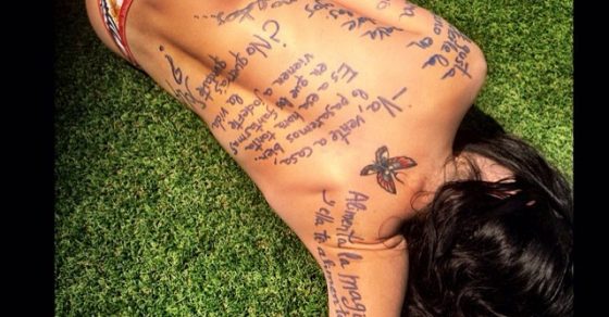 Roser Amills desnuda piel escrita