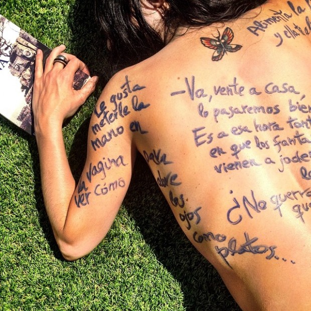 Roser Amills desnuda piel escrita