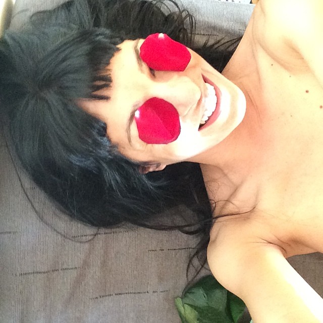 Roser Amills divertida