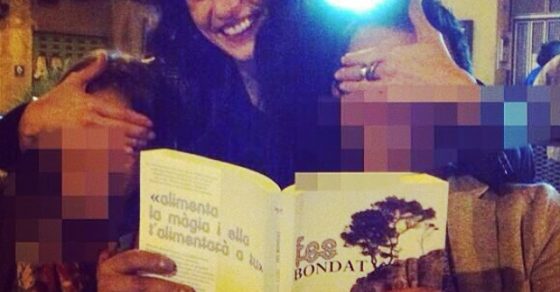 Que @Macarelleta7 tenga #fesbondat es #morbosetmanal y sirve de #DijousFotoSensual Sois pura sensualidad!!!! - Roser Amills, escritora mallorquina