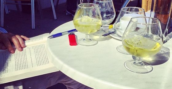 Hem liat una sobretaula que #bajediosylovea ;)) - Roser Amills, escritora mallorquina