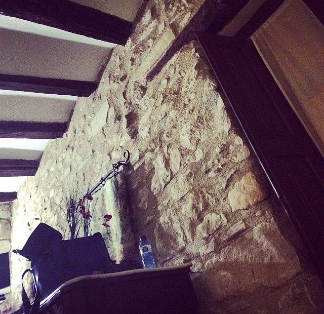 Habitacion Pared Rustica Hotel