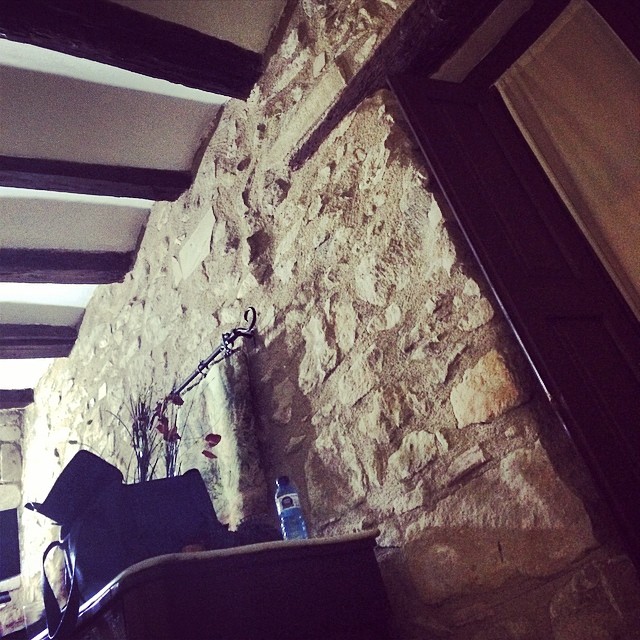 Habitacion Pared Rustica Hotel